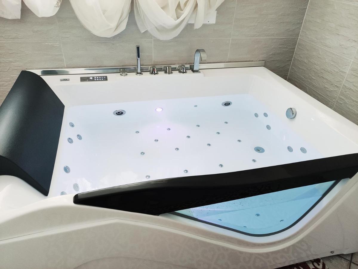 26 Suite Home أوستوني المظهر الخارجي الصورة