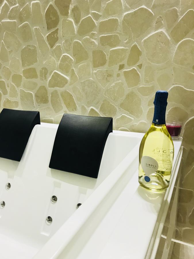 26 Suite Home أوستوني المظهر الخارجي الصورة